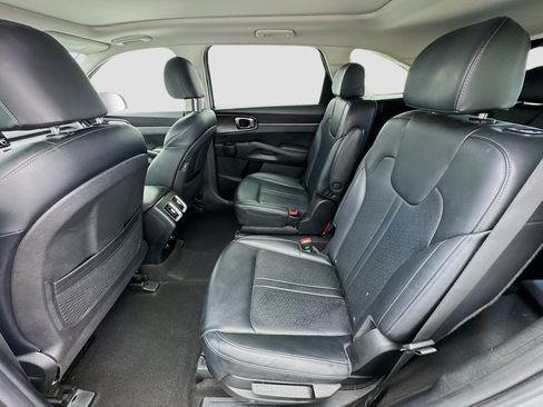 Used 2024 Kia Sorento EX w/ Panoramic Sunroof Package AWD/4WD image 16