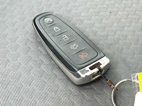 Used 2019 Ford Escape SE FWD image 29