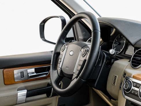 Used 2016 Land Rover LR4 HSE AWD/4WD image 13