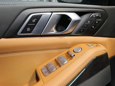 Certified 2023 BMW X7 xDrive40i w/ Executive Package image 15