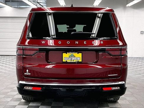 Used 2024 Jeep Wagoneer L Series III w/ Premium Group I image 4