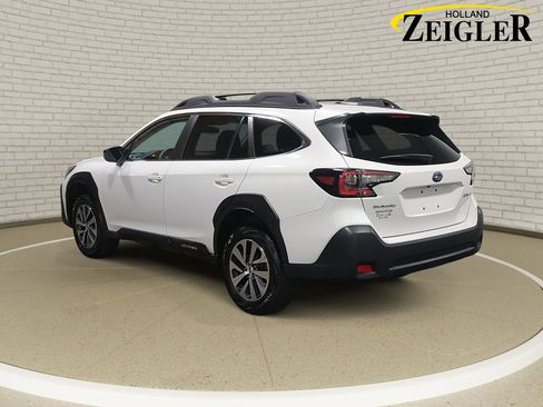 Used 2024 Subaru Outback Premium image 7