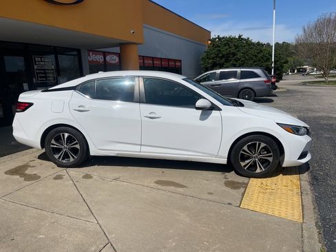 Used 2023 Nissan Sentra SV image 3