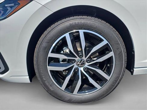 New 2026 Volkswagen Jetta SE FWD image 12