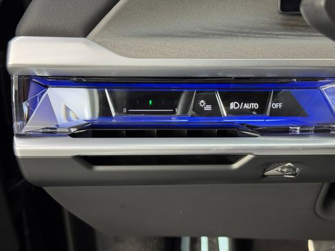 Used 2024 BMW i7 eDrive50 w/ M Sport Package image 19