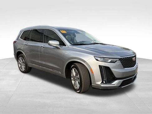 Certified 2025 Cadillac XT6 Premium Luxury w/ Technology Package AWD/4WD image 7