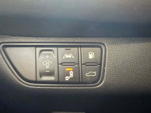 Used 2020 Genesis G70 2.0T w/ Elite Package image 17