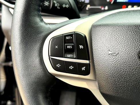 Used 2023 Ford Explorer XLT w/ Equipment Group 202A image 13