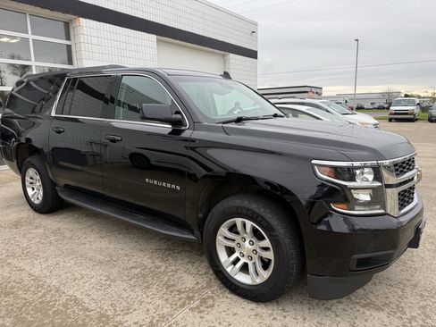Used 2019 Chevrolet Suburban LT AWD/4WD image 2