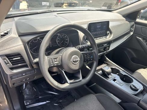 Used 2024 Nissan Rogue SV AWD/4WD image 23