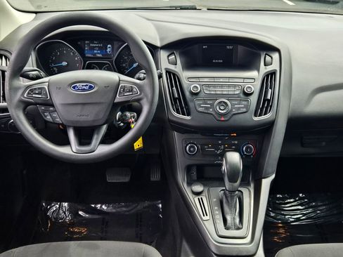 Used 2018 Ford Focus SE FWD image 15