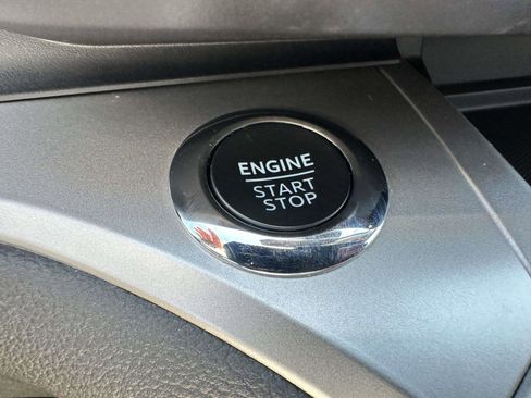 Used 2022 Ford Explorer XLT w/ Equipment Group 202A image 21