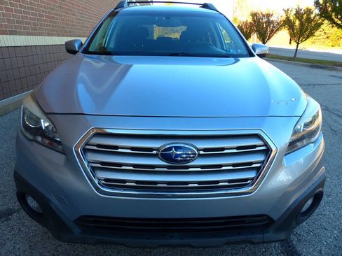 Used 2016 Subaru Outback 2.5i Premium image 11