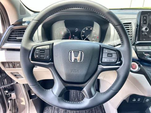 Used 2026 Honda Odyssey Touring image 17