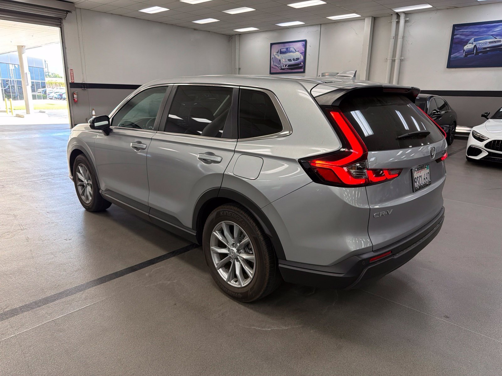 Used 2025 Honda CR-V EX-L image 4