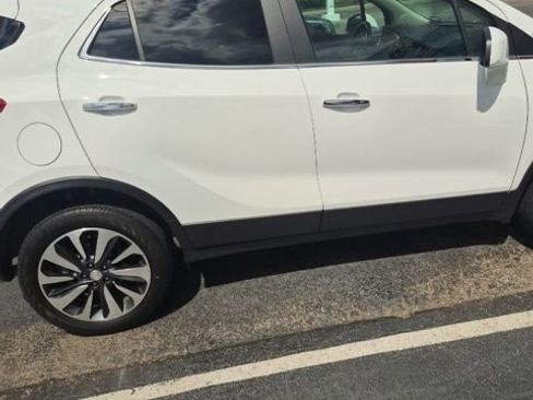 Used 2022 Buick Encore Preferred AWD/4WD image 7