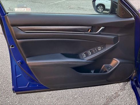 Used 2022 Honda Accord Sport image 8