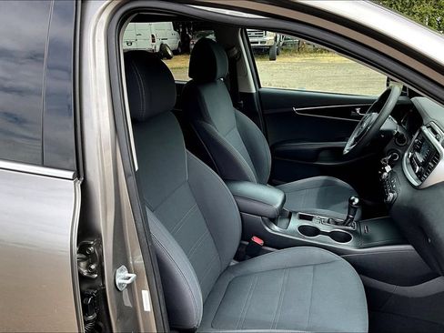 Used 2018 Kia Sorento L FWD image 10