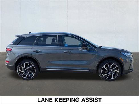 Used 2023 Lincoln Corsair Reserve w/ Equipment Group 201A image 6