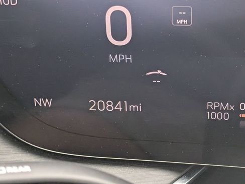Used 2025 Buick Envision Preferred AWD/4WD image 19