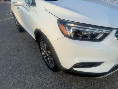 Used 2020 Buick Encore Essence image 3