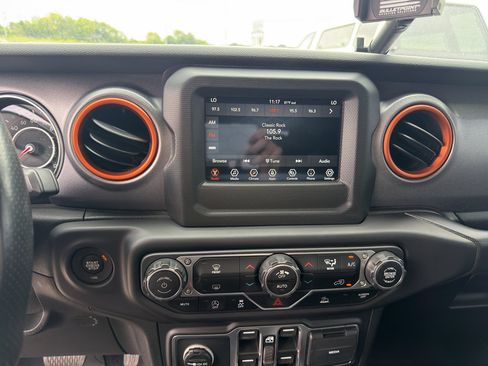 Used 2021 Jeep Gladiator Mojave w/ Trailer Tow Package AWD/4WD image 12