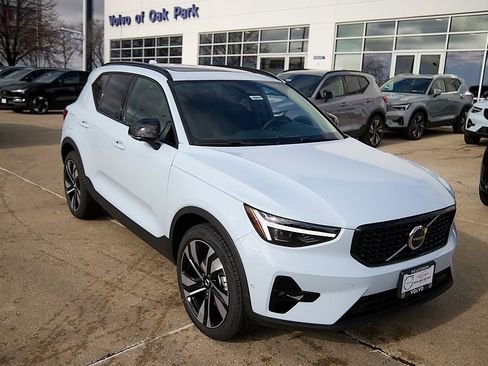 New 2026 Volvo XC40 B5 Ultra w/ Climate Package image 4
