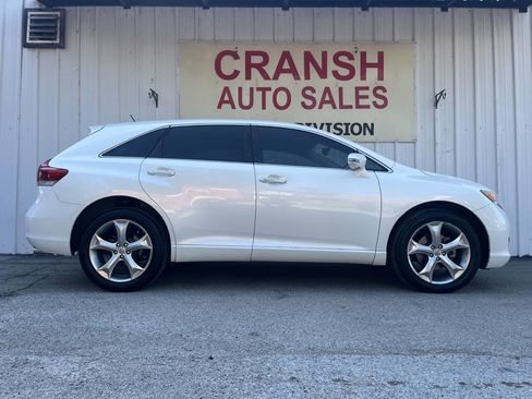 Used 2014 Toyota Venza LE image 2