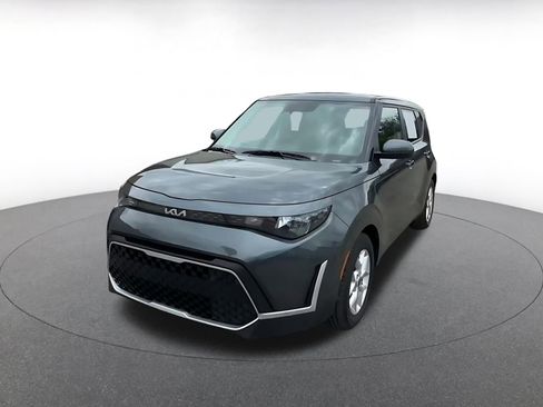 Used 2025 Kia Soul LX w/ LX Technology Package FWD image 7