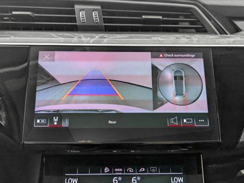 Used 2024 Audi Q8 e-tron Premium Plus w/ Premium Plus Package AWD/4WD image 30