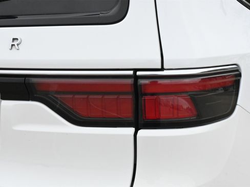 Used 2024 Jeep Wagoneer L Series II w/ Flexible Seating Group image 23