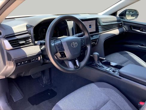 Used 2025 Toyota Camry LE FWD image 33