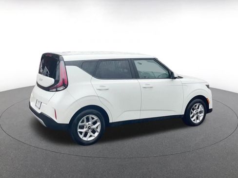 Used 2025 Kia Soul LX w/ LX Technology Package image 15