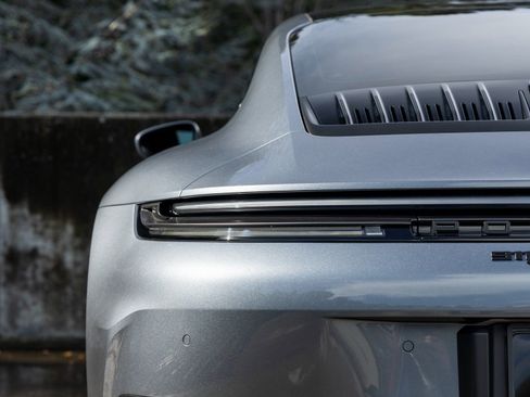 Certified 2025 Porsche 911 Carrera GTS image 19