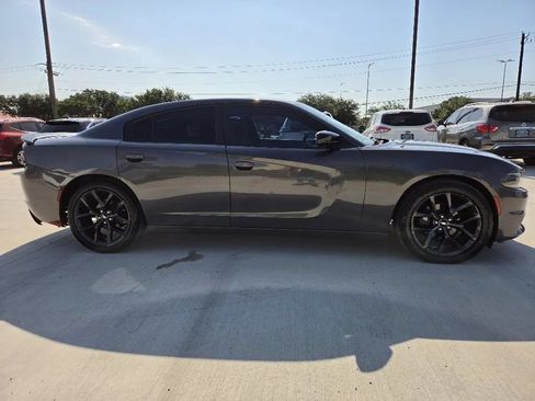 Used 2019 Dodge Charger SXT w/ Blacktop Package RWD image 4