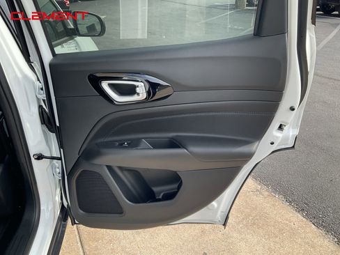 New 2026 Jeep Compass Latitude image 17