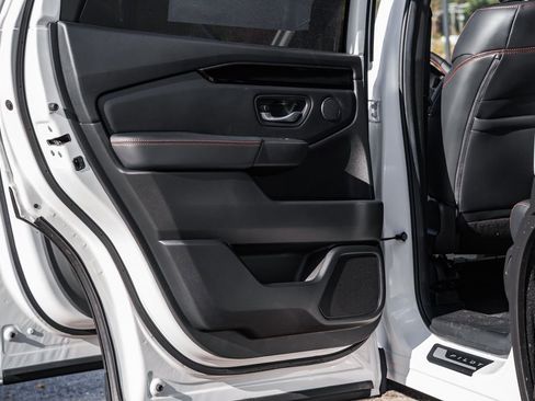 New 2025 Honda Pilot TrailSport image 39