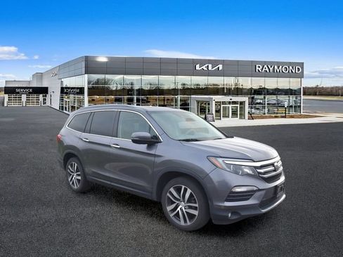 Used 2017 Honda Pilot Elite image 1
