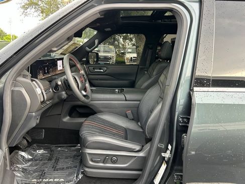 Used 2026 Nissan Armada PRO-4X AWD/4WD image 15