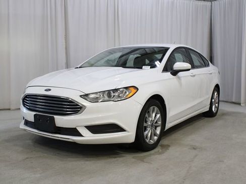 Used 2017 Ford Fusion SE w/ Fusion SE Technology Package image 35