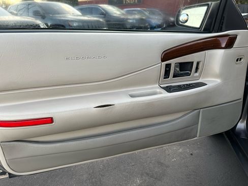 Used 1999 Cadillac Eldorado w/ Comfort/Convenience Pkg image 18