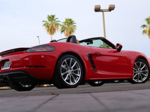 Used 2017 Porsche 718 Boxster RWD image 20