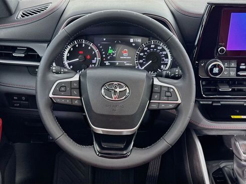 Used 2023 Toyota Highlander XSE FWD image 36