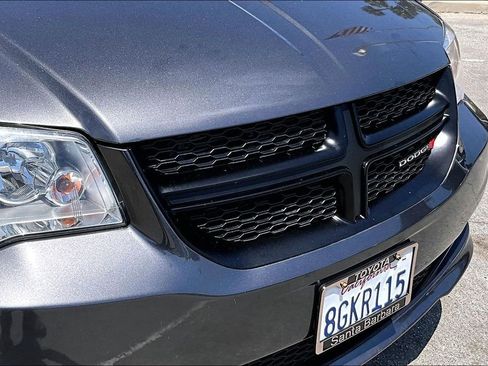 Used 2018 Dodge Grand Caravan SE FWD image 31