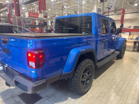 Used 2025 Jeep Gladiator Sport image 45