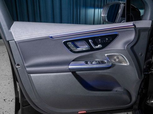 New 2026 Mercedes-Benz EQE 320 4MATIC SUV image 12