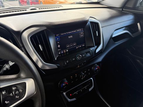 Used 2023 GMC Terrain SLE w/ Driver Convenience Package image 14