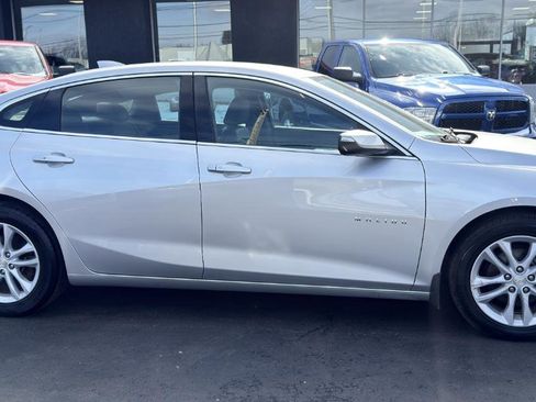 Used 2017 Chevrolet Malibu LT w/ Leather Package image 12