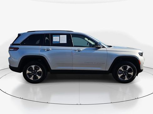 Used 2022 Jeep Grand Cherokee Limited 4xe w/ Luxury Tech Group II AWD/4WD image 5