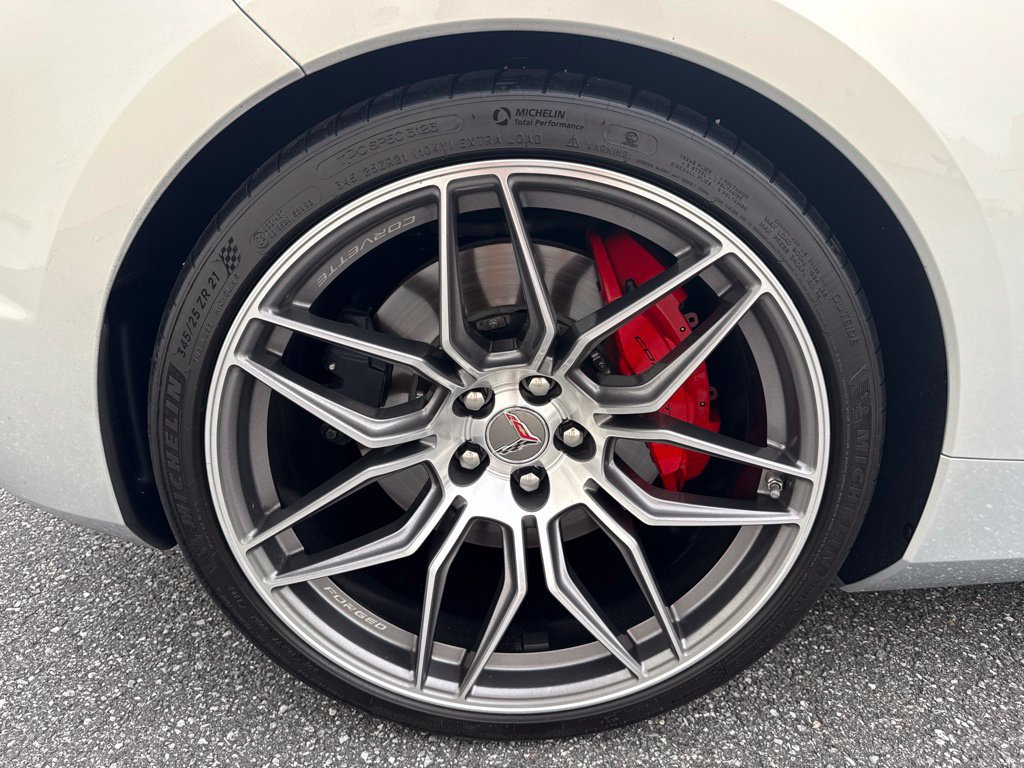 Used 2024 Chevrolet Corvette Z06 RWD image 12